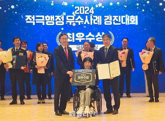 한국가스공사는 26일 정부세종청사에서 열린 '2024 적극행정 우수사례 경진대회'에서 최우수상인 국무총리상을 수상했다고 27일 밝혔다.ⓒ가스공사