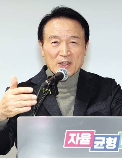 27일 경기도교육청 남부청사에서 열린 ‘경기특수교육 활성화 3개년 계획 추진 현황’ 브리핑에서 임태희 교육감이 발언하고 있다. 윤원규기자