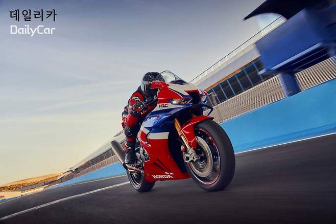 2025년형 CBR1000RR-R 파이어블레이드 SP