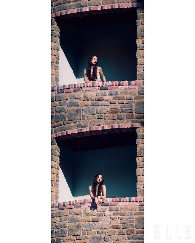 피시 네트 롱드레스는 Dior.