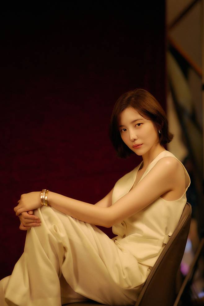 배우 박지현이 19일 오후 서울 종로구 삼청동의 한 카페에서 진행된 영화 '히든페이스' 개봉 관련 인터뷰를 위해 포즈를 취하고 있다. '히든페이스'는 실종된 약혼녀 '수연'의 행방을 쫓던 '성진' 앞에 '수연'의 후배 '미주'가 나타나고, 사라진 줄 알았던 '수연'이 그들과 가장 가까운 비밀이 공간에 갇힌 채 벗겨진 민낯을 목격하며 벌어지는 색(色)다른 밀실 스릴러. 오는 20일 개봉. / 사진제공=스튜디오앤뉴, 솔레어파트너스(유), NEW /사진=김창현 chmt@