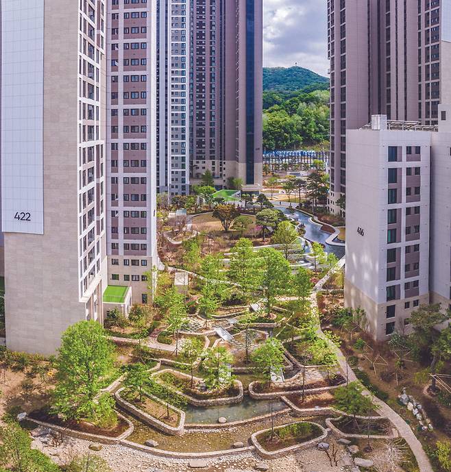 서울 강남구 개포동 ‘개포자이 프레지던스’ 내 생태공원. GS건설 제공