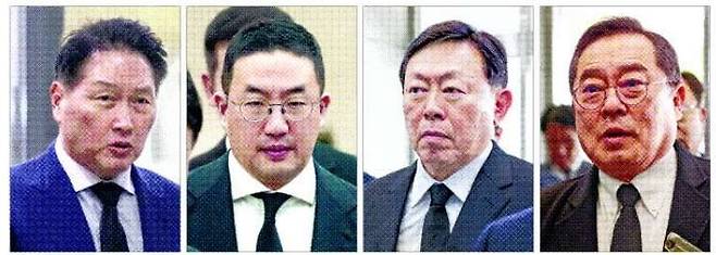 4일 서울 대학로 서울대병원에 마련된 허창수 GS그룹 명예회장의 모친 구위숙 여사 빈소를 찾은 신동빈 롯데그룹 회장. /임형택 기자