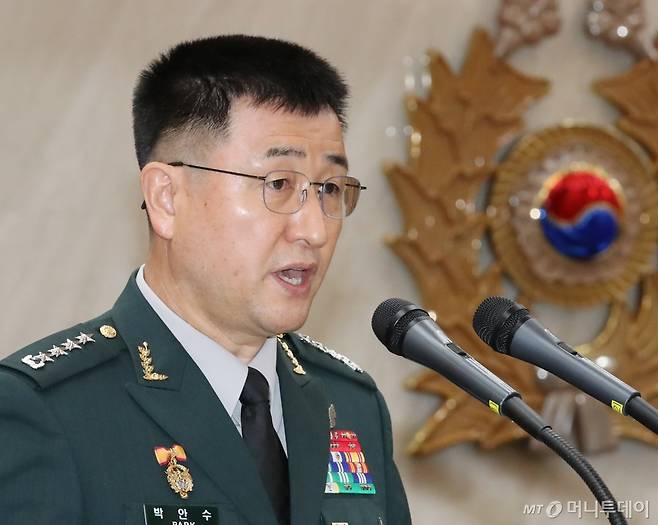 지난 3일 비상계엄을 선포한 윤석열 대통령이 박안수 육군 참모총장을 계엄사령관으로 임명했다. / 사진=뉴스1