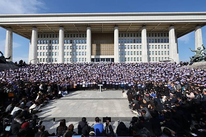 야당 국회 본청 앞 대통령 사퇴 촉구 시국대회. 사진=연합뉴스 제공