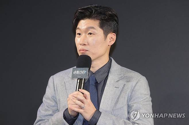 인사말 하는 박지성 슈팅스타 단장 (서울=연합뉴스) 류효림 기자 = 박지성이 14일 서울 마포구 상암동 스탠포드호텔에서 열린 쿠팡플레이 예능 '슈팅스타' 기자간담회에서 인사말을 하고 있다. 2024.11.14 ryousanta@yna.co.kr