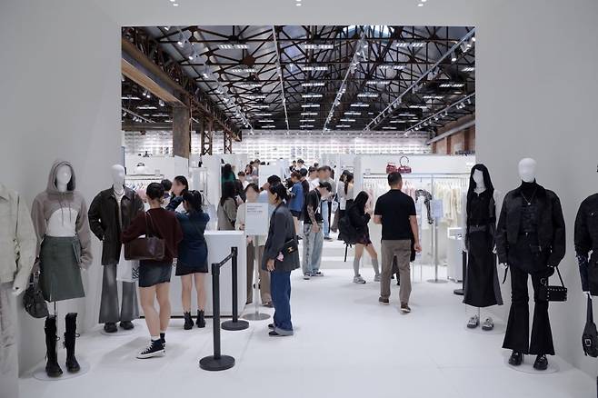 성수 대림창고는 무신사 오프라인 매장으로 변모했다. 무신사는 성수동 일대 10개 건물을 매입해 무신사 타운을 형성했다./한국경제