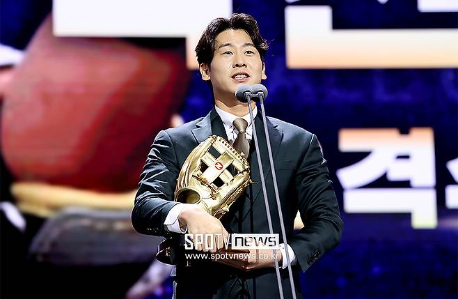 ▲ KIA는 박찬호(가운데)를 비롯해 2025년 시즌 뒤 FA 자격을 취득하는 선수들이 적잖이 있고, 이에 내년 연봉 협상에도 큰 관심이 몰리고 있다. ⓒ곽혜미 기자