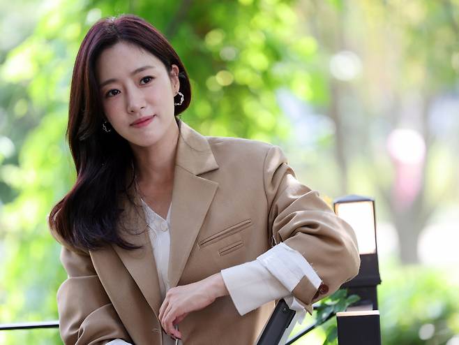 (서울=뉴스1) 황기선 기자 = 그룹 티아라 출신 배우 함은정이 서울 마포구의 한 카페에서 인터뷰 전 포즈를 취하고 있다. 2024.10.5/뉴스1 Copyright (C) 뉴스1. All rights reserved. 무단 전재 및 재배포, AI학습 이용 금지. /사진=(서울=뉴스1) 황기선 기자