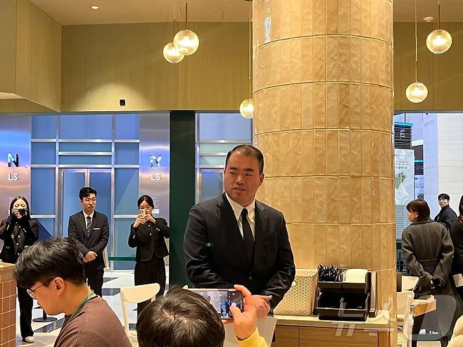 정승일 엠즈씨드 다이닝 사업부장이 23일 서울 여의도 크리스탈제이드 IFC몰에서 발언을 하는 모습.