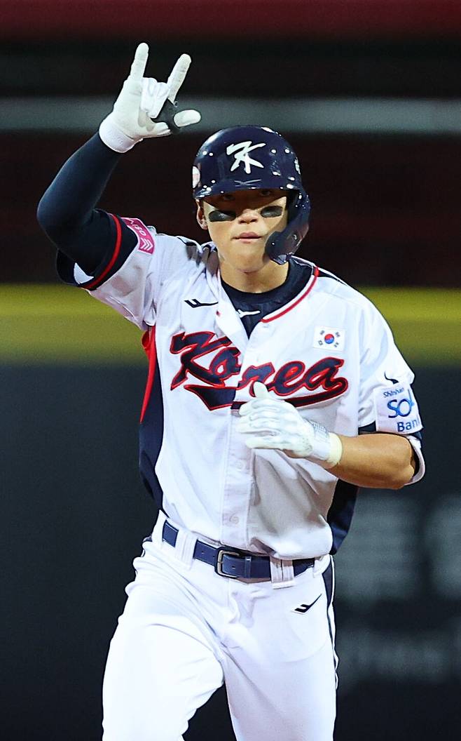 ▲ 올해 리그에서 최고의 선수로 뽑힌 김도영은 프리미어12까지 대활약하며 한국 야구를 이끌어나갈 핵심 선수로 확실한 눈도장을 받았다. ⓒ연합뉴스