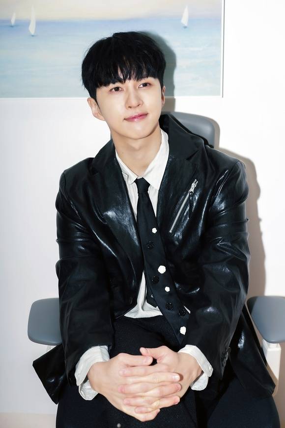 켄은 "지금부터 다시 시작이라고 생각하고 한걸음씩 내딛고 싶다", "앨범을 듣다가 무대 위에서 감정들을 다 쏟아내는 켄의 모습을 보고 싶다는 말을 듣고 싶다"고 말했다. /S27M엔터