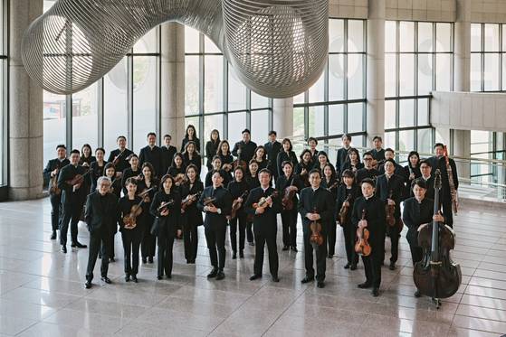지난해 모차르트 교향곡 전곡 시리즈를 마치고 내년 베토벤에 도전하는 코리안챔버오케스트라. 사진 KCO