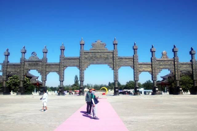 우중 중화황하단의 구문십주 패방. ⓒ최종명