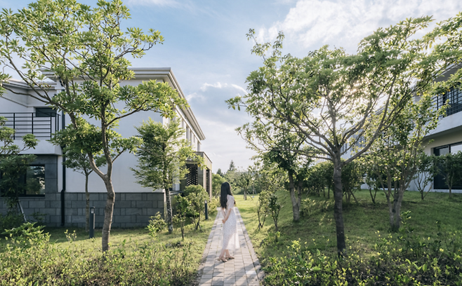 ‘기린빌라리조트 제주’ 단독 프리미엄 풀빌라 형태로 운영 중으로, 내년 1분기 그랜드 오픈을 준비 중이다. 사진 | 기린빌라리조트 제공