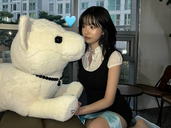 조유리. SNS 캡처