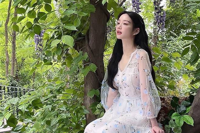 배우 이유비
