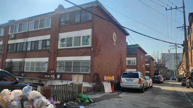 경기 고양시가 추진하는 소규모주택정비사업 '미래타운' 1호 빌라 모습. 고양시 제공