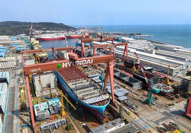 HD현대중공업 조선소 전경. /조선일보 DB
