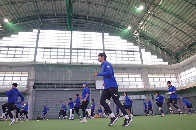 지난 2월 일본 오키나와 스프링캠프에서 훈련 중인 선수들. 삼성 제공