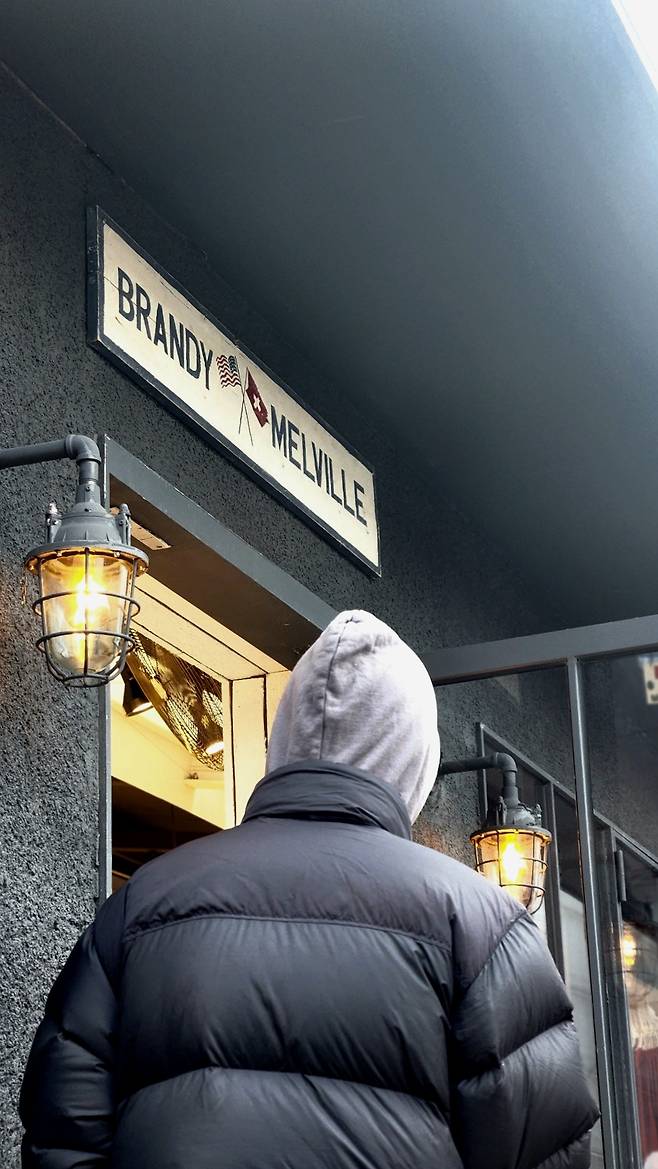 Brandy Melville's first store in Seongsu-dong, Seoul on Monday. (Song Seung-hyun/The Korea Herald)