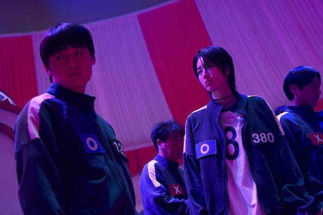 Squid Game S2 (L to R) Lee David as Min-su, Won Ji-an as Se-mi in Squid Game S2 Cr. No Ju-han/Netflix © 2024