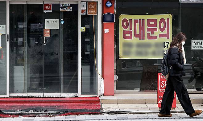 8일 서울시내 상가에 임대문의 안내문이 붙어있다. 뉴시스