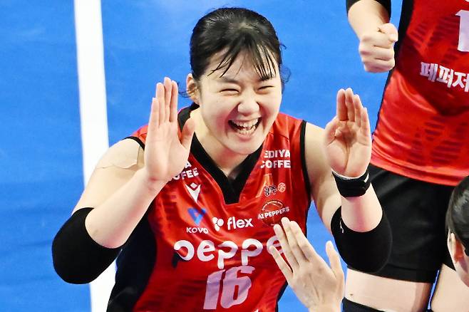 득점 후 환호하는 이한비. KOVO 제공