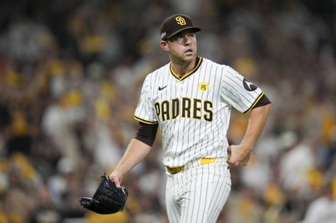 지난해 샌디에이고 파드리스 소속으로 정규시즌 13승을 수확한 우완투수 마이클 킹이 연봉 협상 마감일인 10일까지 2025시즌 연봉 계약을 끝내지 못했다. 킹은 880만 달러를, 구단은 732만 5000달러를 제시했다. AP 연합뉴스