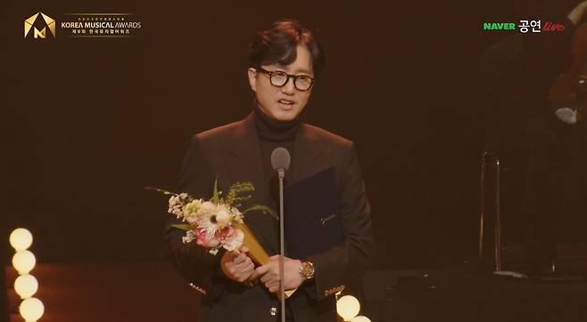 '제9회 한국뮤지컬어워즈'에서 대상을 받은 '일 테노레'의 프로듀서를 맡은 신춘수 오디컴퍼니 대표(한국뮤지컬협회/네이버TV 영상 캡처)