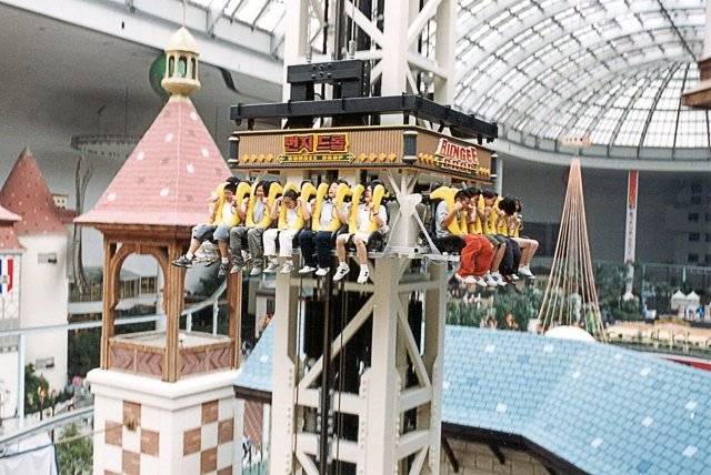 2025011309254022625_1736727941_0027203973_20250113093011622.jpg 롯데월드 번지드롭과 회전그네 운행 종료