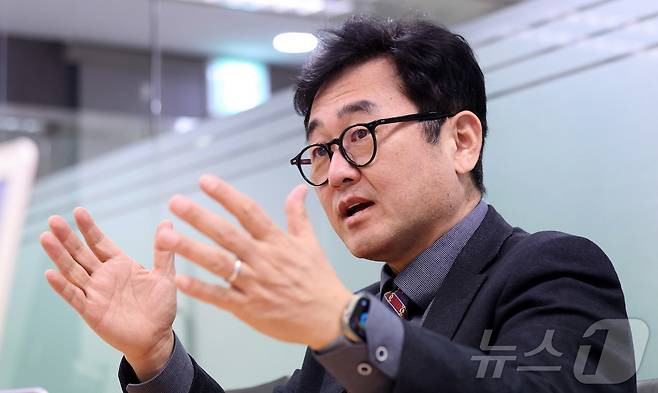 구태언 법무법인 린 TMT 그룹 총괄 변호사(코리아스타트업포럼 부의장)가 26일 서울 종로구 뉴스1 본사에서 인터뷰를 갖고 있다. 2024.12.26/뉴스1 ⓒ News1 박지혜 기자