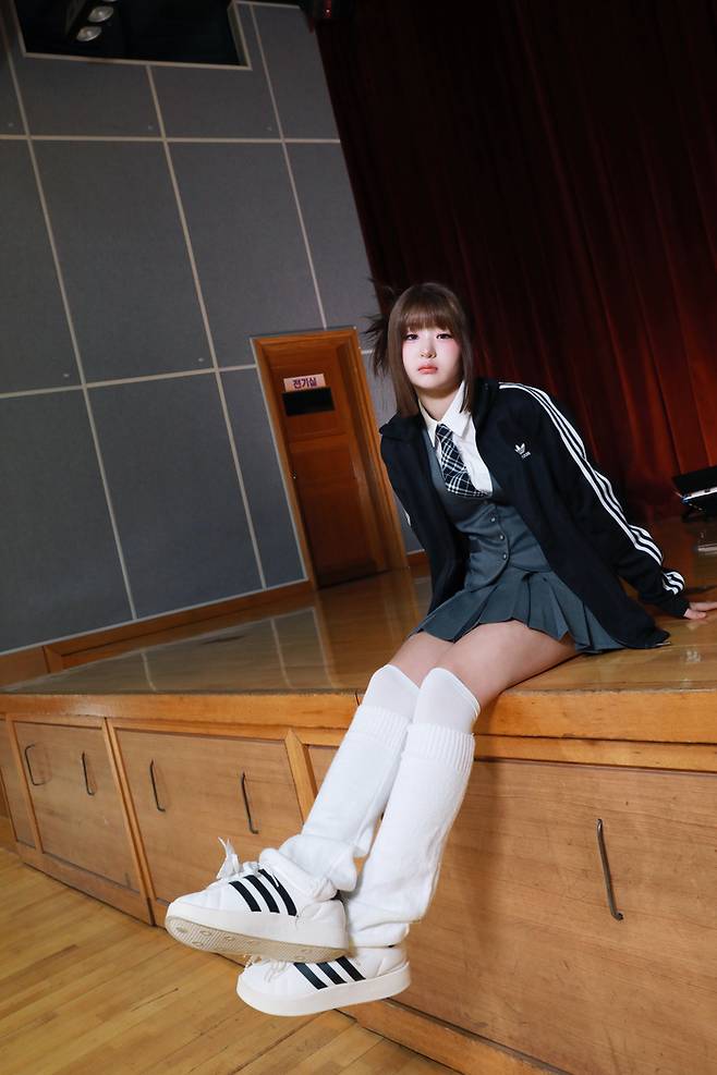 지난해 ‘마라탕후루’ 챌린지 열풍을 일으키고 이달 7일 신곡 ‘어른들은 몰라요’를 발표한 13살 유튜브 스타 서이브. 사진제공=팡스타