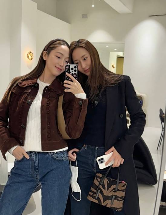 왼쪽부터 제시카, 크리스탈/제시카 소셜미디어