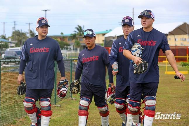 롯데 유강남과 서동옥, 강태율, 손성빈(왼쪽부터). /사진=롯데 자이언츠 제공
