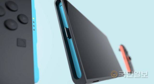 분리된 조이콘을 기기 본체에 연결할 때는 슬라이드에서 마그네틱 기반의 꽂는 방식으로 바뀌었다. 닌텐도 유튜브 캡처