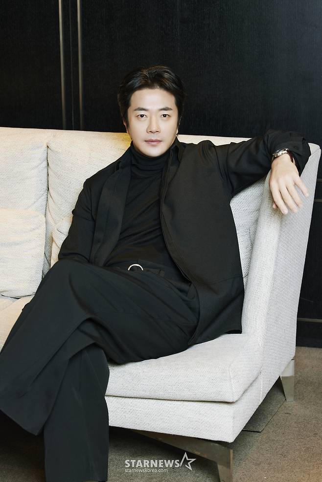 영화 '히트맨2'의 주연배우 권상우가 16일 진행된 라운드 인터뷰를 위해 포즈를 취하고 있다. /사진제공=바이포엠스튜디오 2025.01.16 /사진=이동훈 photoguy@