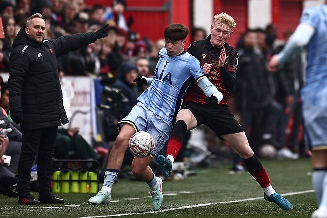 ▲ 마이키 무어는 올 시즌 에버턴전을 통해 공식 대회 10경기째 출전 기록을 세웠고 히샤를리송의 골에 도움을 기록했다. ⓒ연합뉴스/REUTERS/AFP