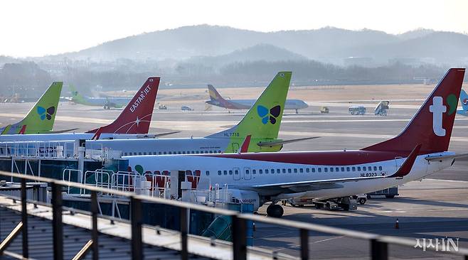 1월7일 오전 김포공항에 국내 저비용항공사(LCC)의 항공기들이 대기하고 있다. ⓒ시사IN 조남진