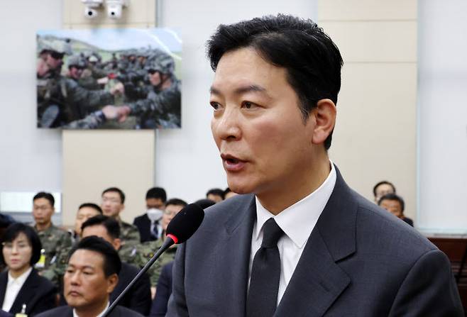 김성훈 경호처 차장이 22일 서울 여의도 국회에서 열린 ‘내란 국조특위’ 1차 청문회에서 의원 질의에 답변하고 있다. (사진=뉴시스)