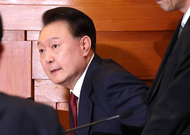 윤석열 대통령이 23일 서울 종로구 헌법재판소에서 열린 탄핵심판 4차 변론에 출석해 있다. /공동취재단(뉴시스)