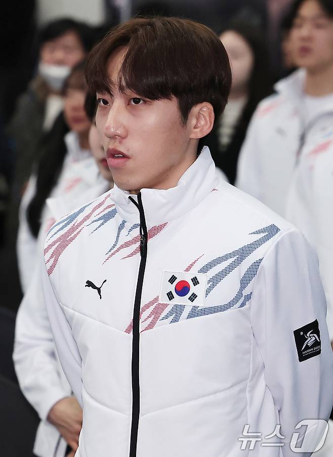 24일 서울 송파구 올림픽파크텔 올림피아홀에서 열린 '2025 하얼빈 동계아시안게임' 대한민국 선수단 결단식에서 쇼트트랙 박지원이 자리하고 있다. . 2025.1.24/뉴스1 ⓒ News1 김성진 기자