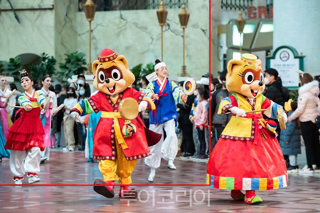롯데월드 어드벤처 '민속 한마당' 퍼레이드 / 사진-롯데월드 제공