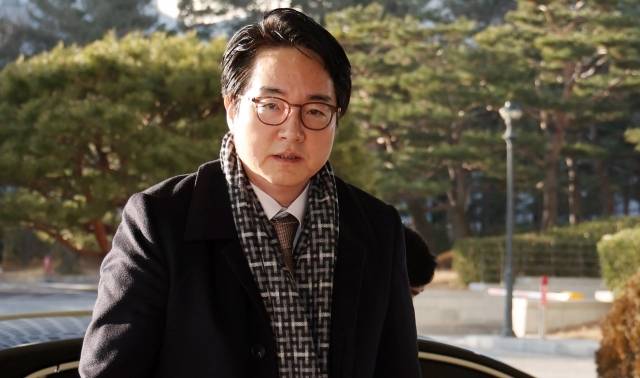 심우정 검찰총장이 지난 24일 서울 서초구 대검찰청으로 출근하고 있다. 뉴시스