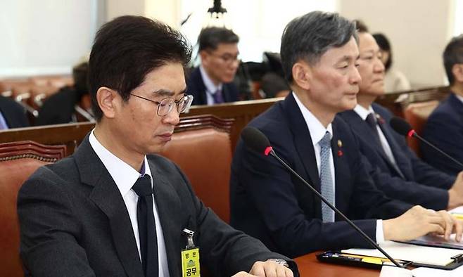 김봉식 전 서울경찰청장(왼쪽), 조지호 경찰청장. 뉴스1