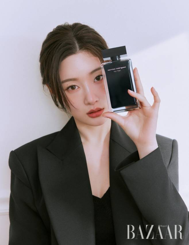 정채연, 중독적인 머스크향을 담은 화보 공개(사진: 하퍼스 바자 코리아)