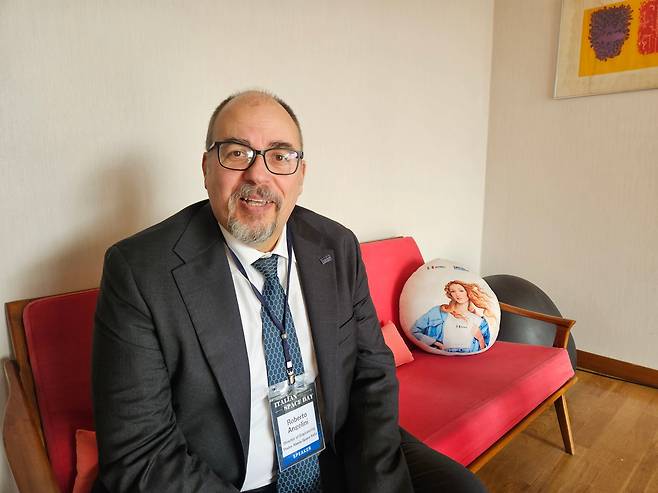 로베르토 안젤리니(Roberto Angelini) 탈레스 알레니아 스페이스 엔지니어링디렉터가 지난달 21일 조선비즈와 인터뷰를 갖고 "한국과 지난 십수년간 우주 분야에서 협력해왔다"며 "지금까지는 위성 분야가 대부분이었으나, 앞으로는 우주 탐사, 우주 과학 분야에서도 협력의 기회가 열릴 것으로 기대한다"고 말했다./이병철 기자