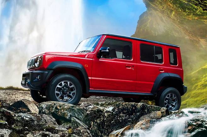 스즈키 '짐니 노마드'