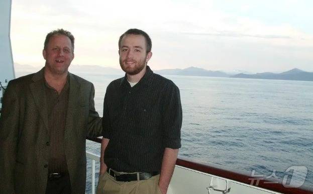 아버지 폴린(왼쪽)과 아들 재러드 - 페북 갈무리