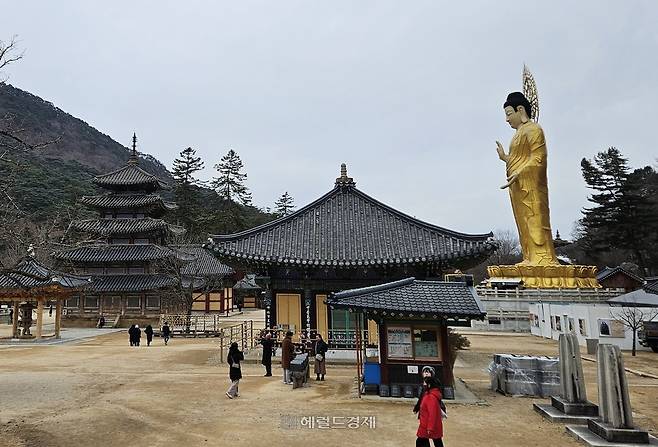 충북 보은군 법주사 전경